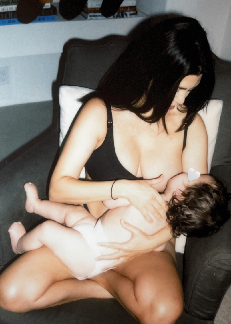 Kourtney Kardashian’s Beautiful Breastfeeding Moment