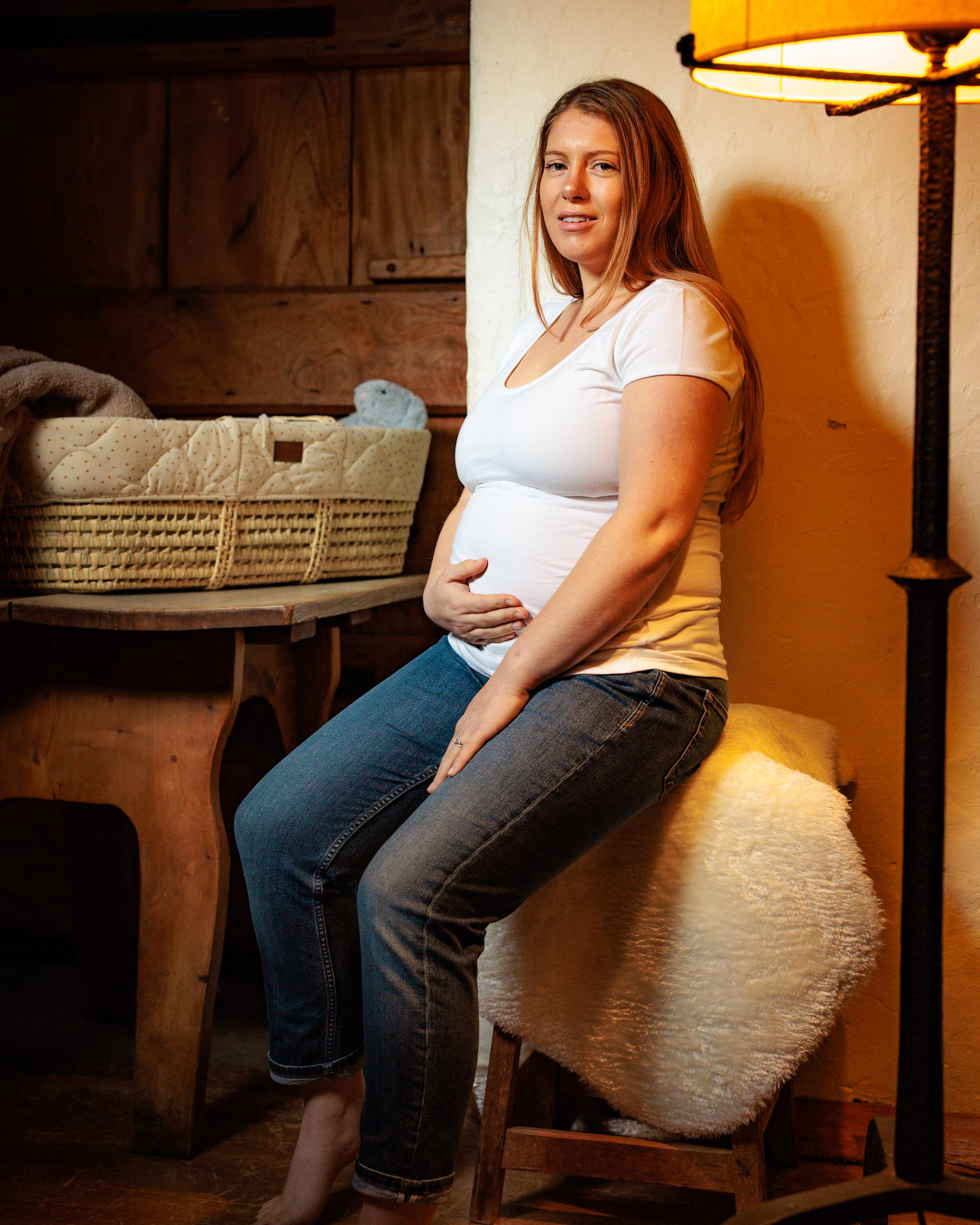 Maternity shirt sleeved t-shirt in White Organic Cotton for pregnancy